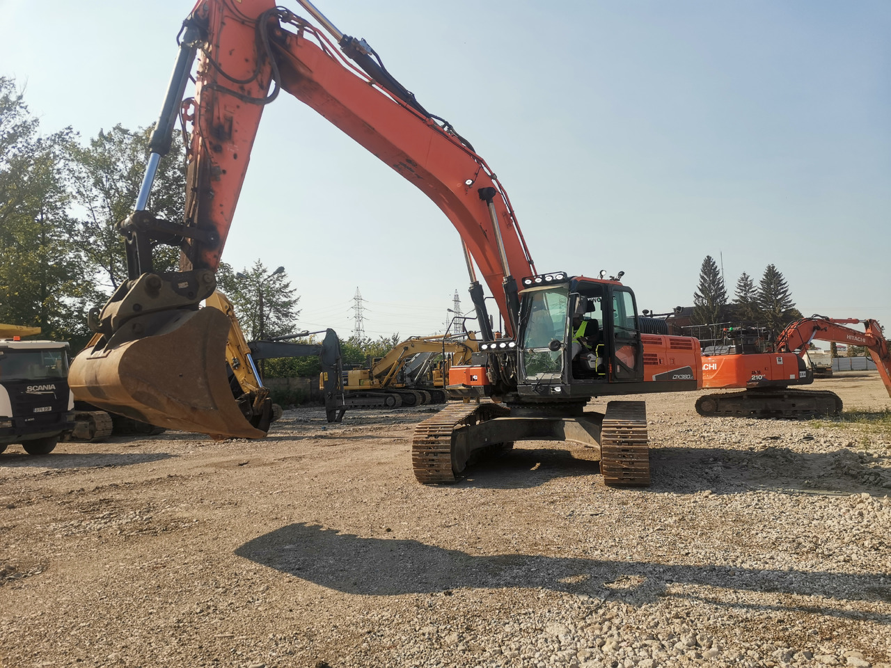DOOSAN DX 380 - Grävmaskin: bild 1 DOOSAN DX 380 - Grävmaskin: bild 1