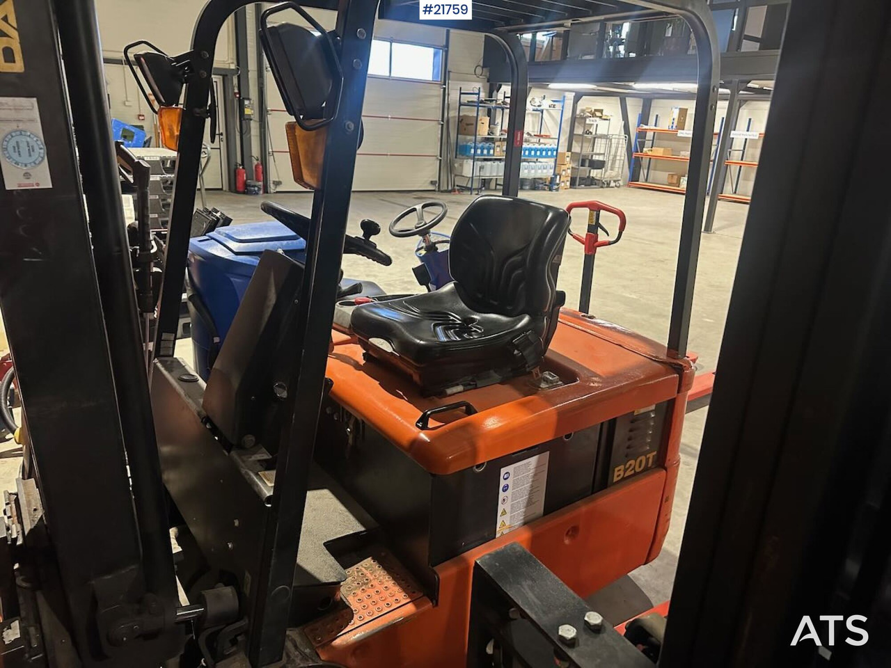 Daewoo B20T truck m/ 4,5 m løftehøyde - Låg lastare semitrailer: bild 5 Daewoo B20T truck m/ 4,5 m løftehøyde - Låg lastare semitrailer: bild 5