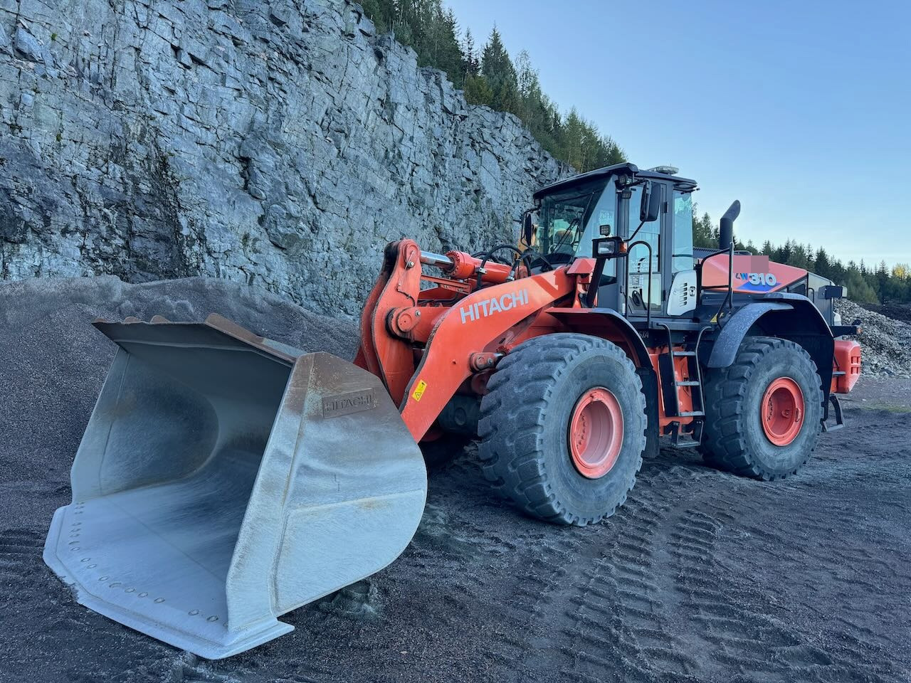 Hitachi ZW310 - Hjullastare: bild 1 Hitachi ZW310 - Hjullastare: bild 1