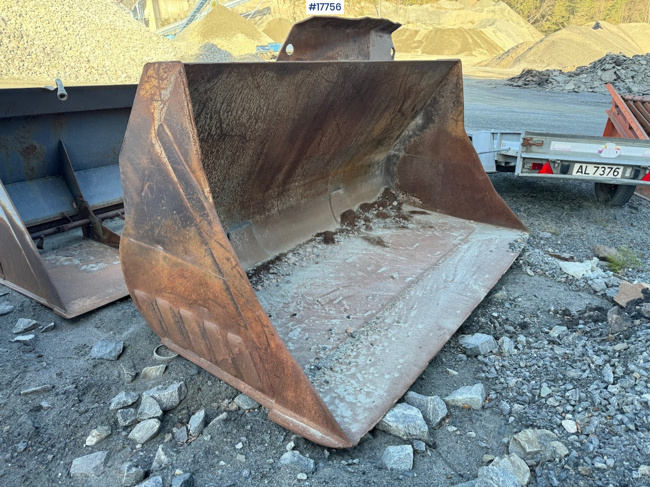 Hjullasterskuffe Hjullasterskuffe - Lastarskopa för Byggmaskiner: bild 1 Hjullasterskuffe Hjullasterskuffe - Lastarskopa för Byggmaskiner: bild 1