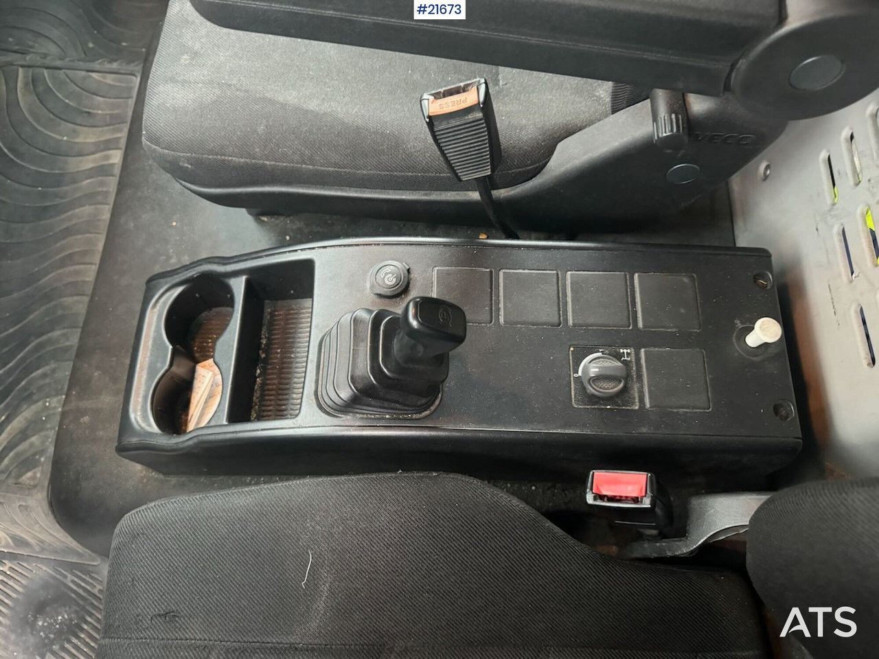 Lastbil med skåp Iveco 75E-210 4x2 skapbil m/ lift SE VIDEO: bild 31