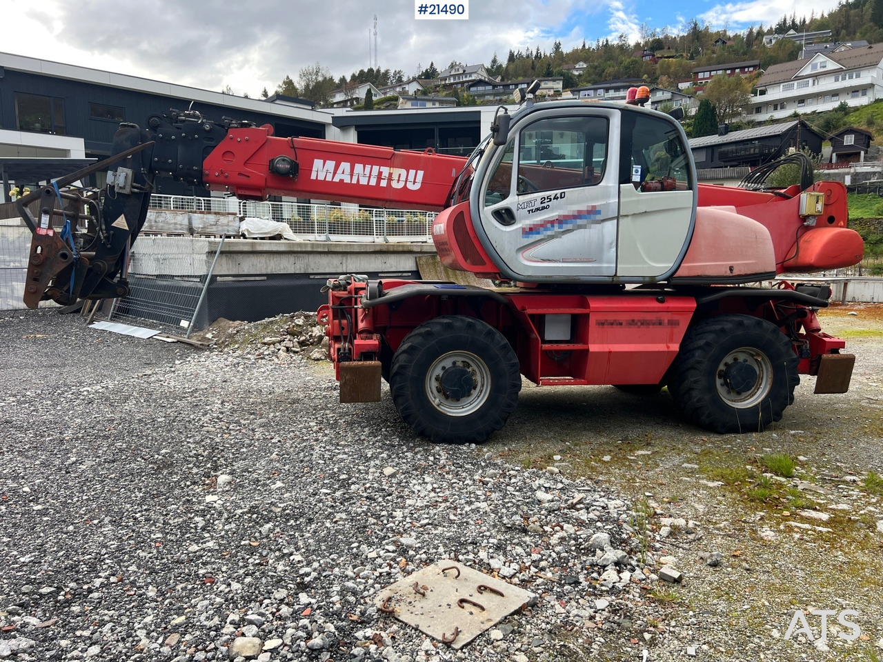 Teleskoplastar Manitou MRT2540 m/ radiostyring, mannskapskorg, 2 sett pallegafler, jibb med vinsj (1.5 tonn): bild 9