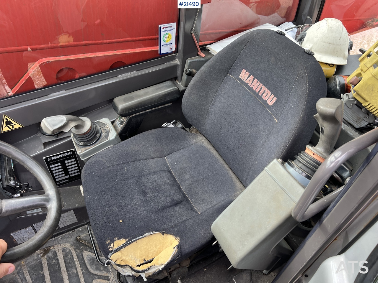 Teleskoplastar Manitou MRT2540 m/ radiostyring, mannskapskorg, 2 sett pallegafler, jibb med vinsj (1.5 tonn): bild 23