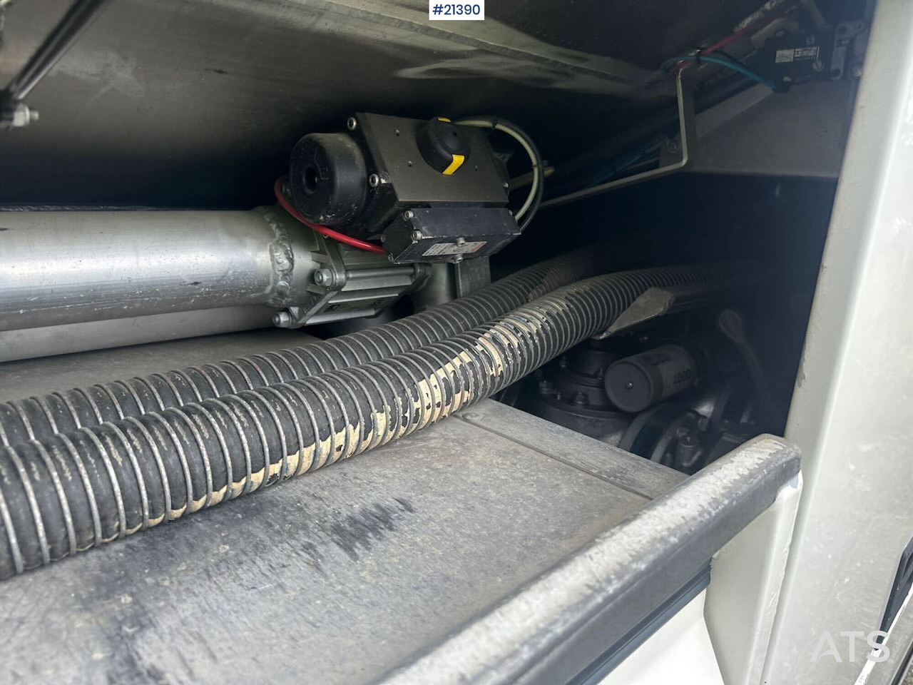 Leasa Scania R380 6x2 tankbil m/ eurotank påbygg Scania R380 6x2 tankbil m/ eurotank påbygg: bild 33