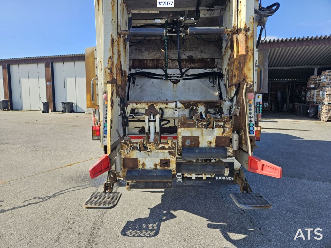 Volvo FM370 6x2 1-kammer komprimatorbil med Zoeller påbygg - Sopbil: bild 4 Volvo FM370 6x2 1-kammer komprimatorbil med Zoeller påbygg - Sopbil: bild 4