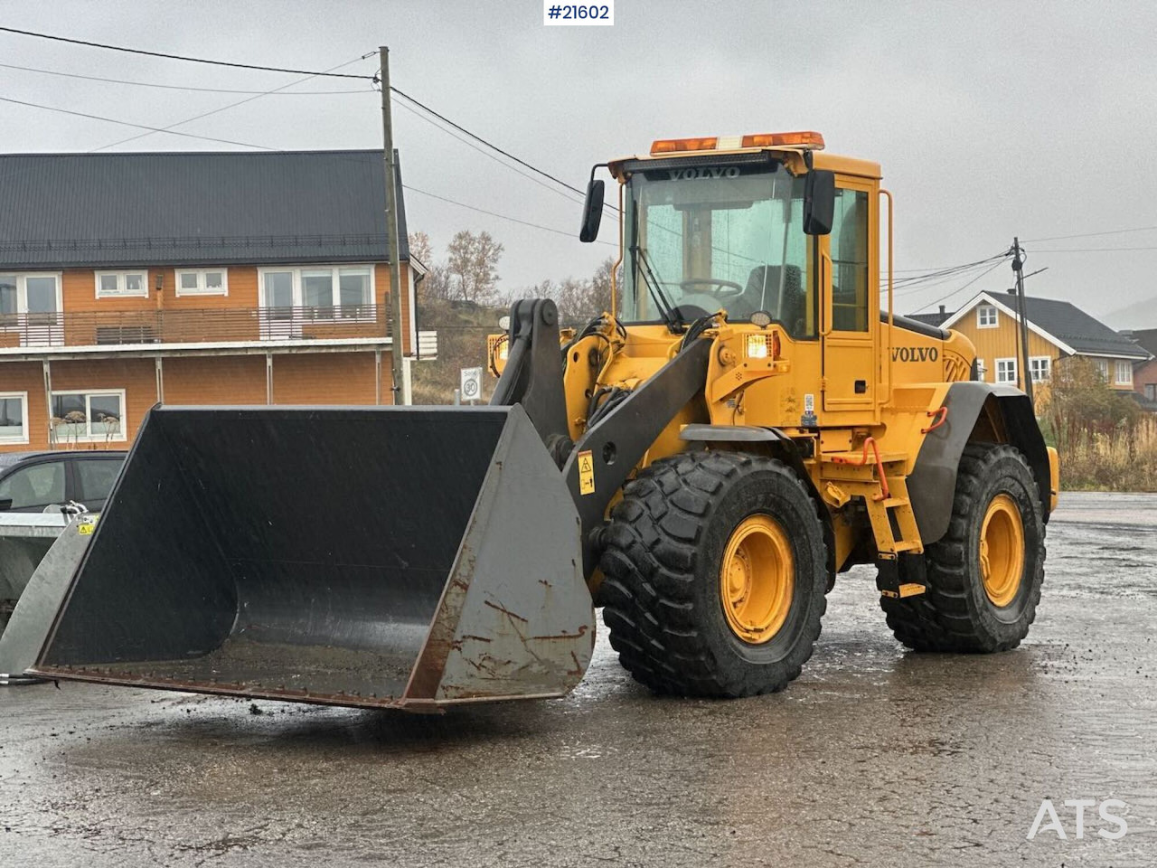 Volvo L90E hjullaster m/ 3. og 4. funksjon, skuffe, 2 sett dekk og multifaster. Nettopp påkostet 100.000kr - Hjullastare: bild 1 Volvo L90E hjullaster m/ 3. og 4. funksjon, skuffe, 2 sett dekk og multifaster. Nettopp påkostet 100.000kr - Hjullastare: bild 1
