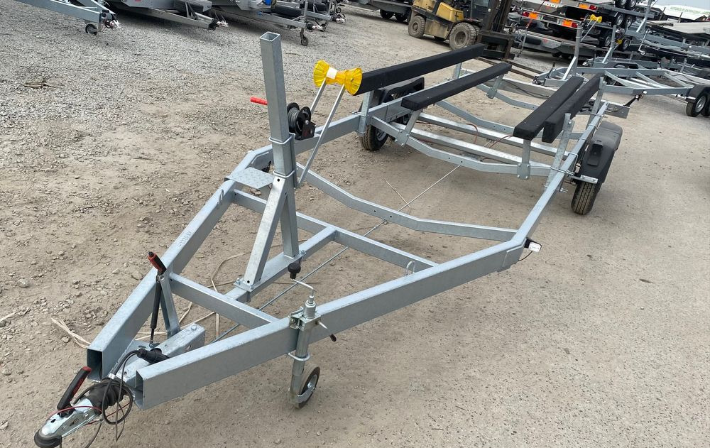 Boro PRZYCZEPA PODŁODZIOWA STYL AMERYKAŃSKI 7,80M - Båttrailer: bild 3 Boro PRZYCZEPA PODŁODZIOWA STYL AMERYKAŃSKI 7,80M - Båttrailer: bild 3