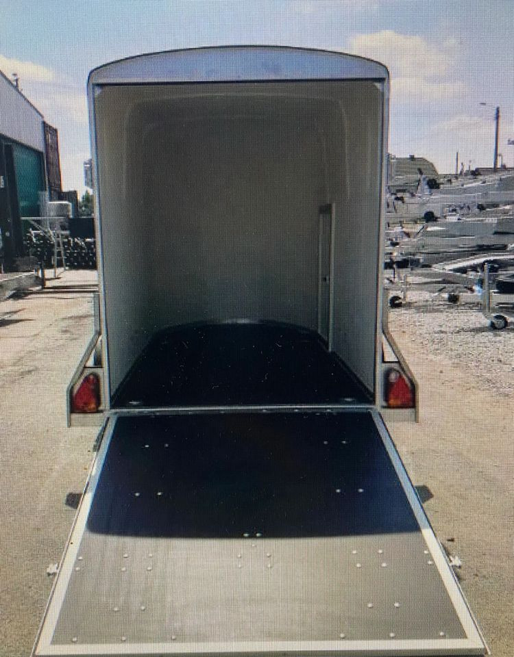 Niewiadów Furgon Niewiadów F1334 z trapem wjazdowym - Bilsläp: bild 4 Niewiadów Furgon Niewiadów F1334 z trapem wjazdowym - Bilsläp: bild 4