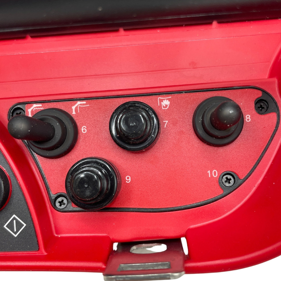 Right panel with button radio remote Scanreco RC400 - Elektriskt system för Lastbilskran: bild 2 Right panel with button radio remote Scanreco RC400 - Elektriskt system för Lastbilskran: bild 2