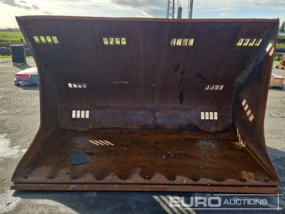 116" Front Loading Bucket to suit Wheeled Loader - Skopa: bild 5 116" Front Loading Bucket to suit Wheeled Loader - Skopa: bild 5