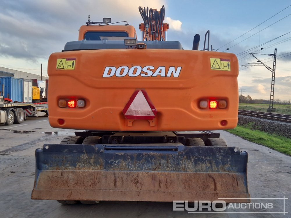 2010 Doosan DX170W - Grävmaskin på däck: bild 4 2010 Doosan DX170W - Grävmaskin på däck: bild 4