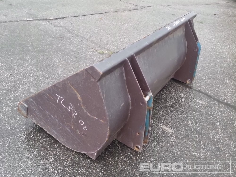 62" Loading Bucket to suit Front Loader - Skopa: bild 3 62" Loading Bucket to suit Front Loader - Skopa: bild 3