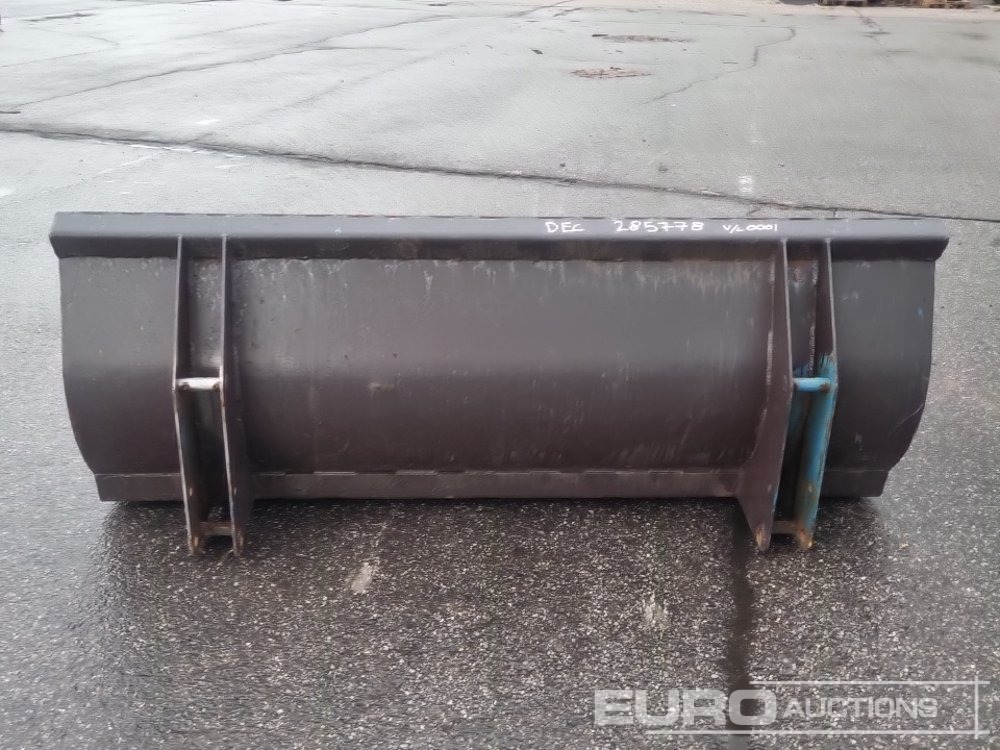 62" Loading Bucket to suit Front Loader - Skopa: bild 4 62" Loading Bucket to suit Front Loader - Skopa: bild 4