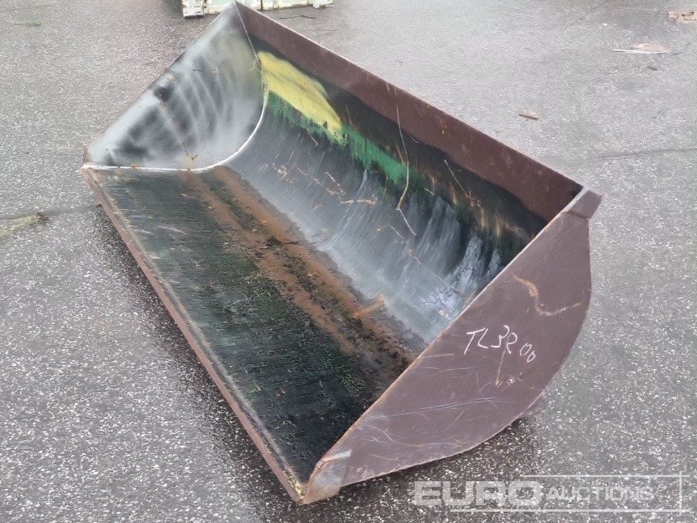 62" Loading Bucket to suit Front Loader - Skopa: bild 1 62" Loading Bucket to suit Front Loader - Skopa: bild 1