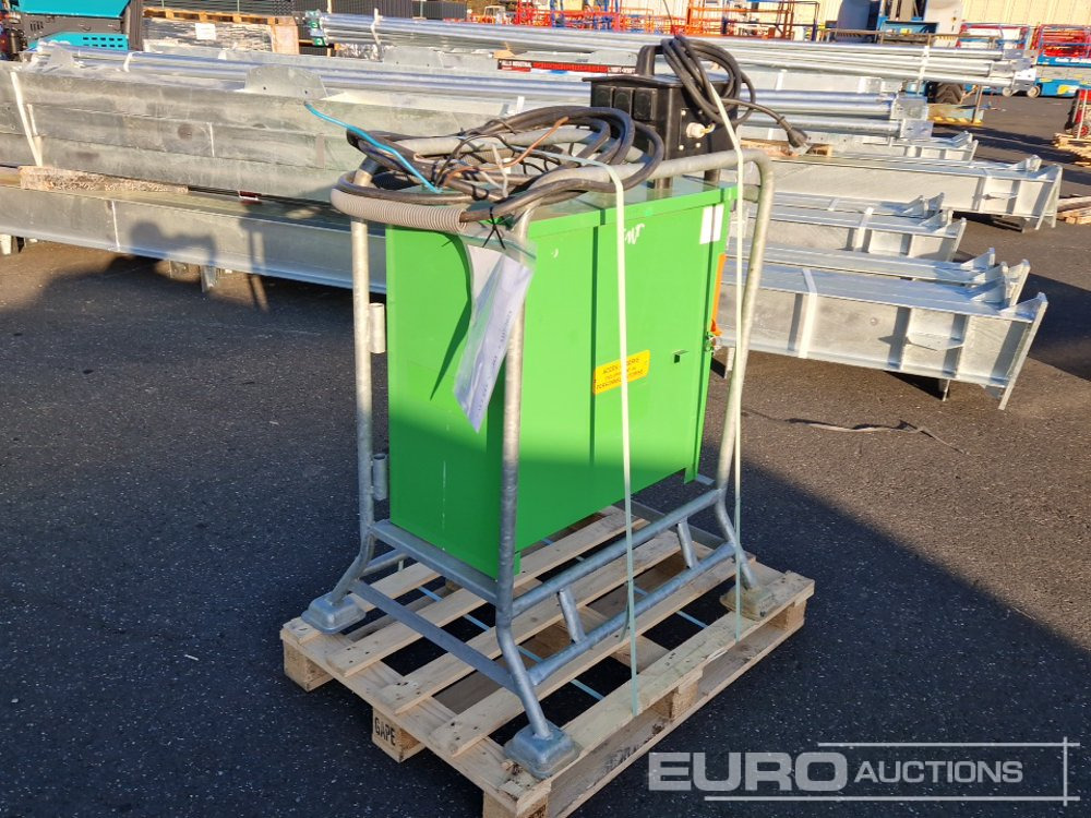 Electrical Distribution Boxes (2 of) - Entreprenadutrustning: bild 1 Electrical Distribution Boxes (2 of) - Entreprenadutrustning: bild 1