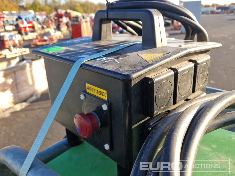 Electrical Distribution Boxes (2 of) - Entreprenadutrustning: bild 5 Electrical Distribution Boxes (2 of) - Entreprenadutrustning: bild 5