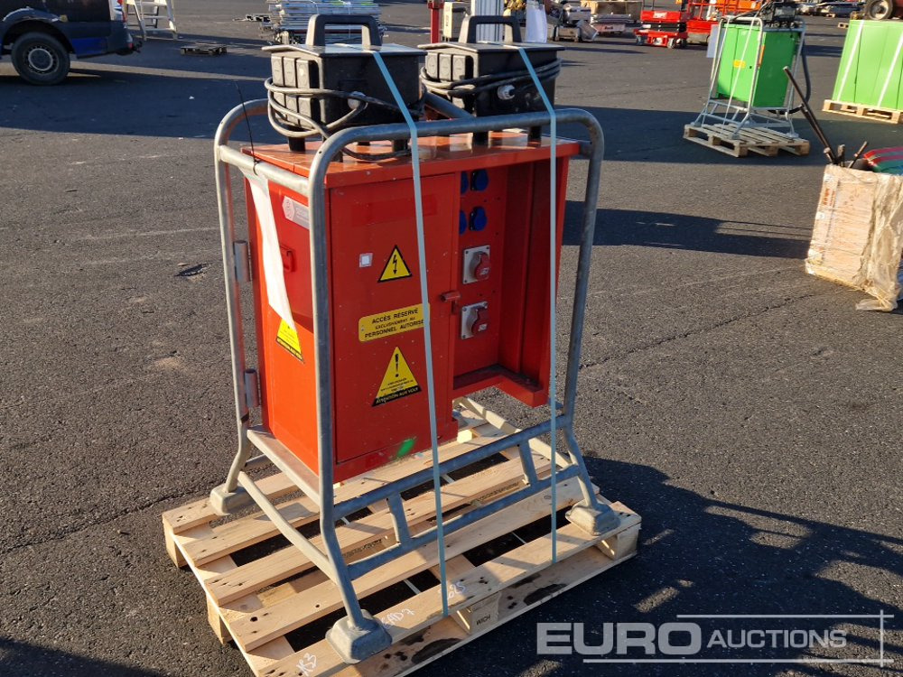 Electrical Distribution Boxes (3 of) - Entreprenadutrustning: bild 1 Electrical Distribution Boxes (3 of) - Entreprenadutrustning: bild 1