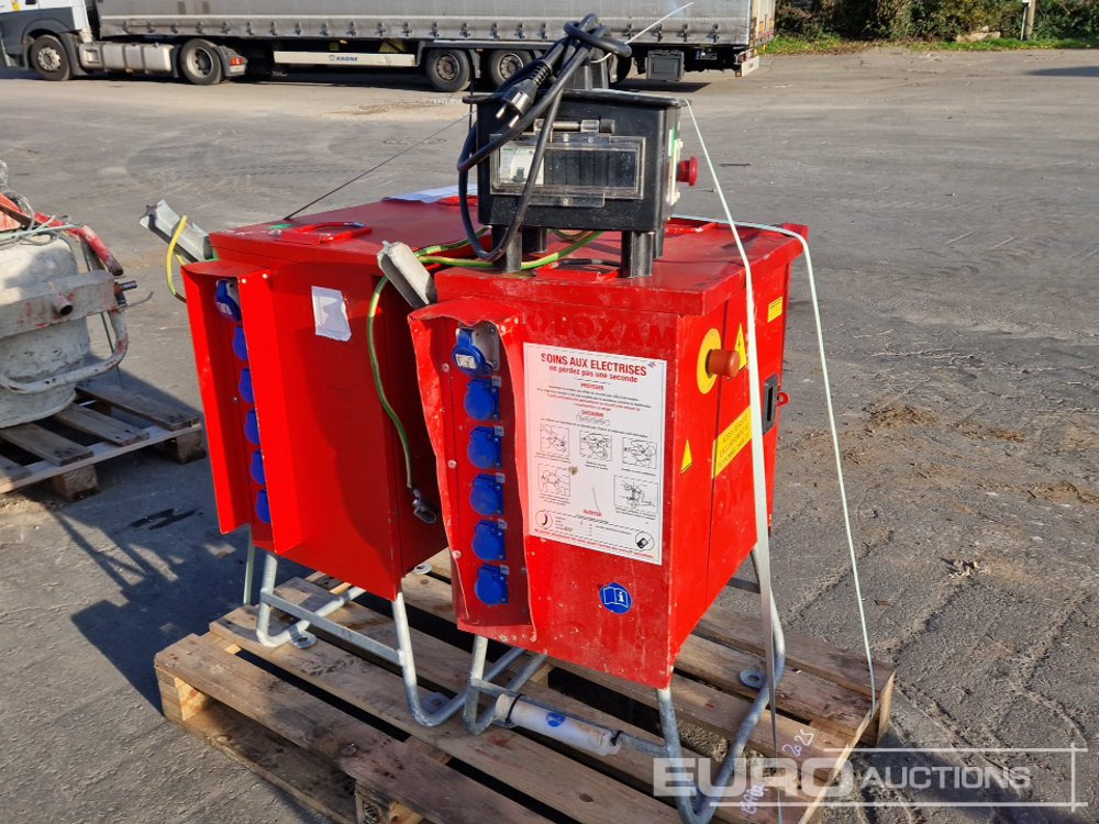 Electrical Distribution Boxes (3 of) - Entreprenadutrustning: bild 1 Electrical Distribution Boxes (3 of) - Entreprenadutrustning: bild 1