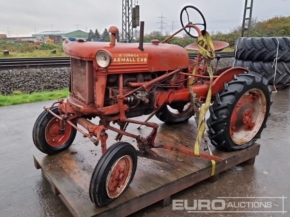 Farmall Cub - Traktor: bild 1 Farmall Cub - Traktor: bild 1