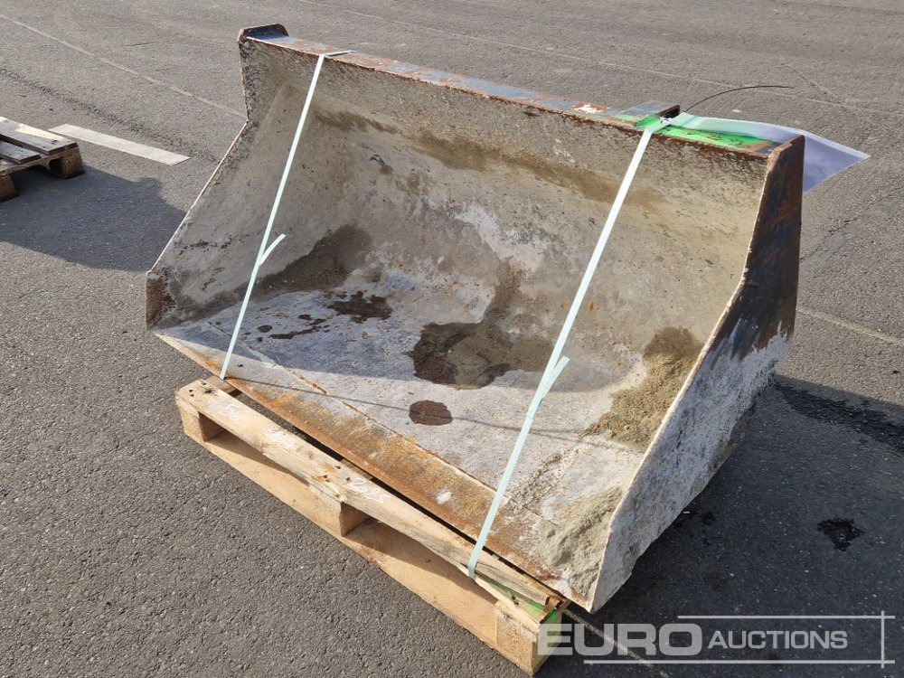 Front Loading Bucket to suit Manitou - Skopa: bild 1 Front Loading Bucket to suit Manitou - Skopa: bild 1