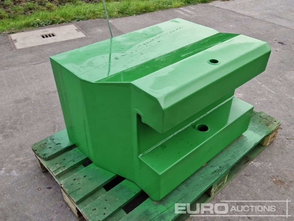 Unused 2025 John Deere 600kg Front Weights to suit John Deere Tractors, Metal Case with Towing Eye (Green) - Lantbruksmaskiner: bild 2 Unused 2025 John Deere 600kg Front Weights to suit John Deere Tractors, Metal Case with Towing Eye (Green) - Lantbruksmaskiner: bild 2