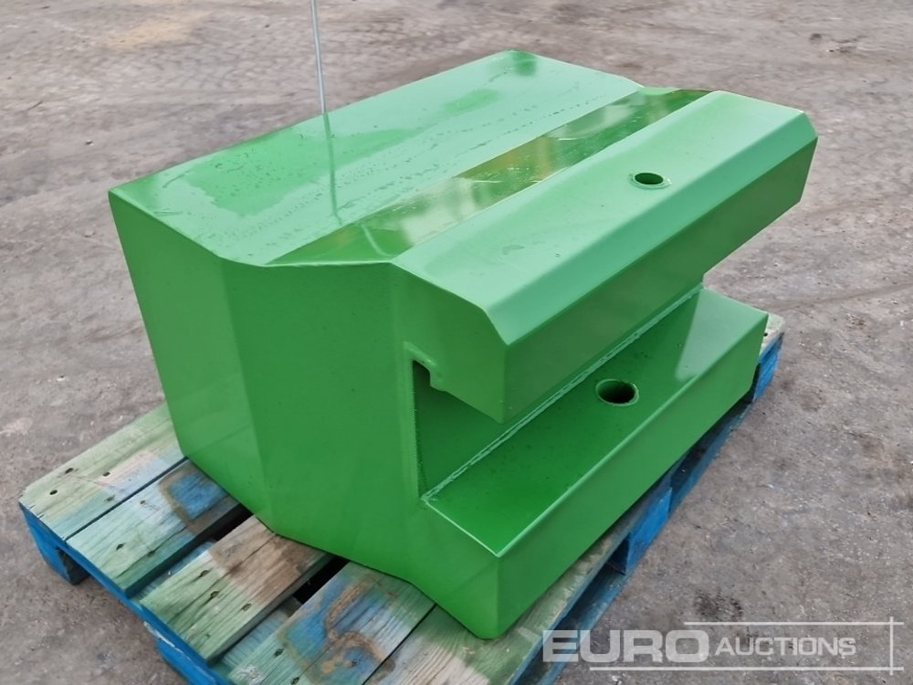 Unused 2025 John Deere 600kg Front Weights to suit John Deere Tractors, Metal Case with Towing Eye (Green) - Lantbruksmaskiner: bild 2 Unused 2025 John Deere 600kg Front Weights to suit John Deere Tractors, Metal Case with Towing Eye (Green) - Lantbruksmaskiner: bild 2