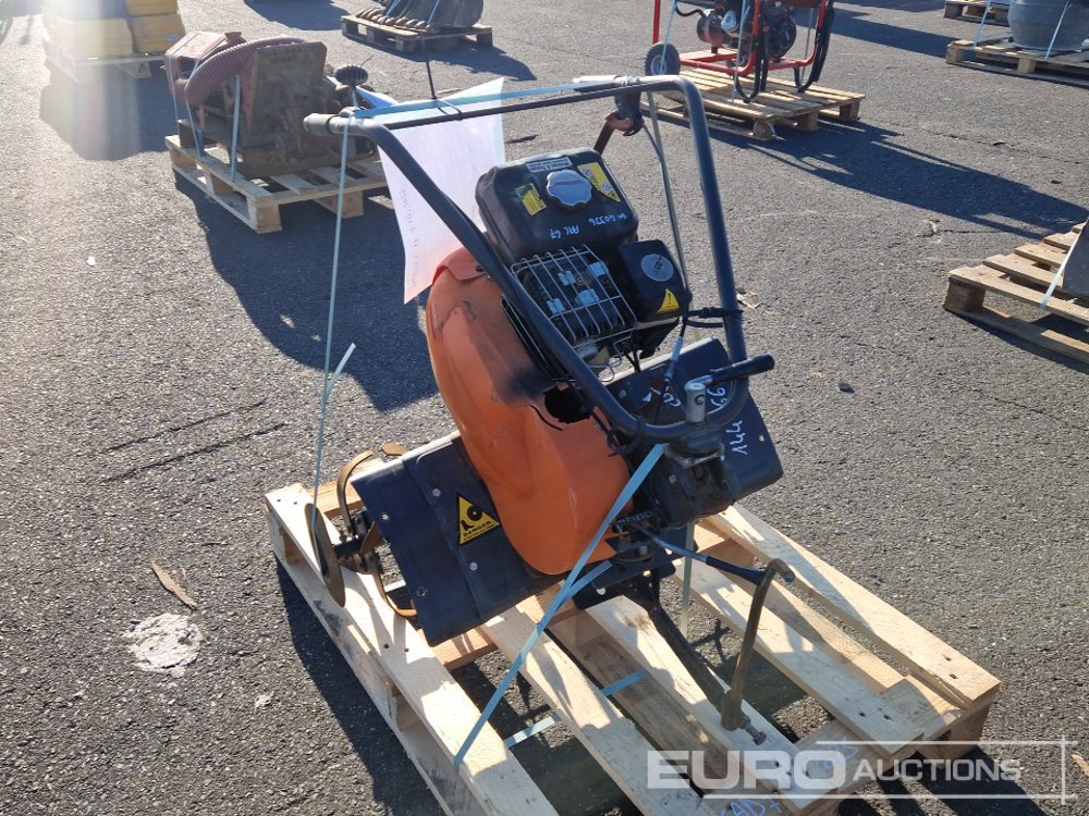 Walk Behind Petrol Tiller - Lantbruksmaskiner: bild 1 Walk Behind Petrol Tiller - Lantbruksmaskiner: bild 1