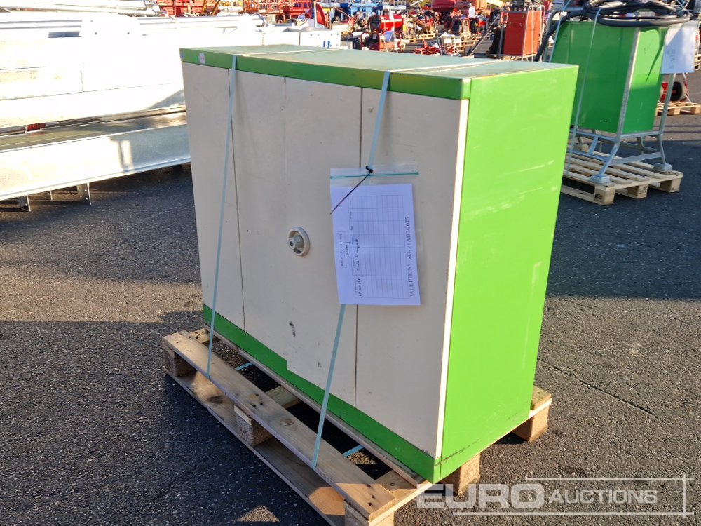 Metal Filling Cabinet - Entreprenadutrustning: bild 2 Metal Filling Cabinet - Entreprenadutrustning: bild 2