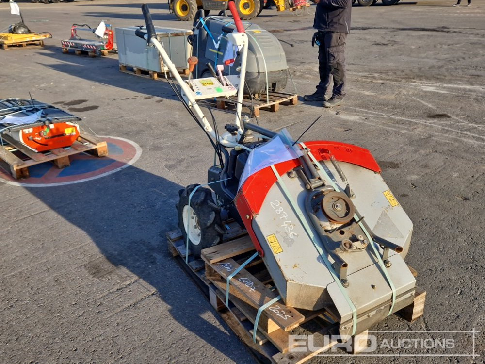 Walk Behind Pettol Lawnmower - Entreprenadutrustning: bild 2 Walk Behind Pettol Lawnmower - Entreprenadutrustning: bild 2