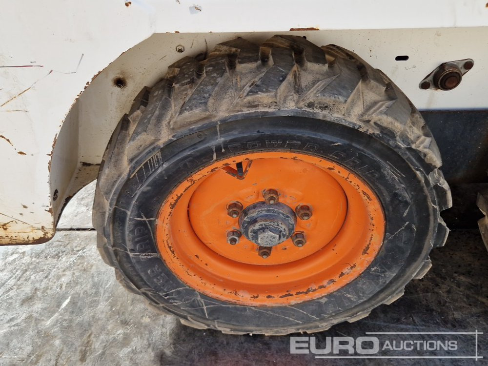 Kompaktlastare/ Slirstyrda lastare Bobcat 553: bild 11