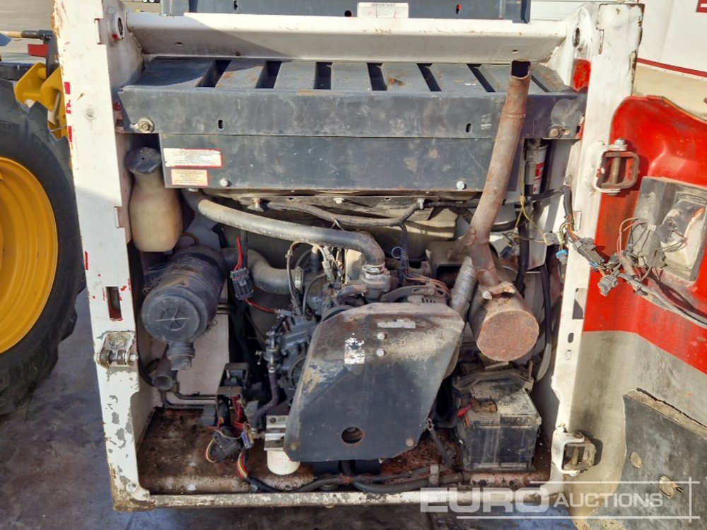 Kompaktlastare/ Slirstyrda lastare Bobcat 553: bild 24