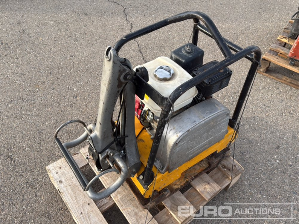 ENARCO Walk-Behind Plate Compactor Gasoline, Honda Engine - Asfaltmaskin: bild 3 ENARCO Walk-Behind Plate Compactor Gasoline, Honda Engine - Asfaltmaskin: bild 3