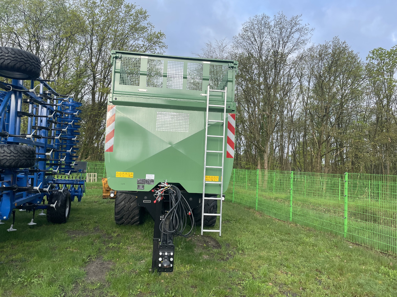 Brantner TA 24073/2 POWER-TUBE - Tippvagn för lantbruk: bild 2 Brantner TA 24073/2 POWER-TUBE - Tippvagn för lantbruk: bild 2