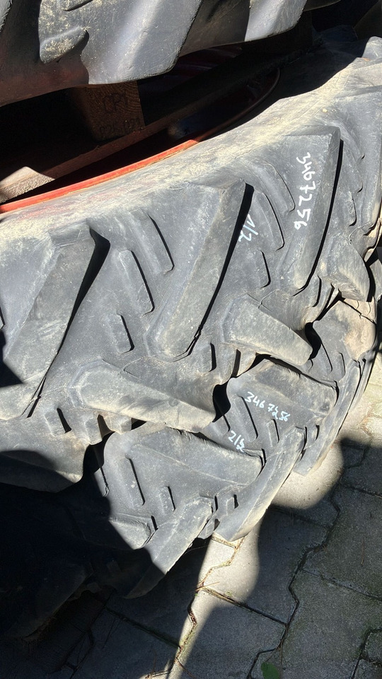 Fendt 2x Räder 11.2R45 - Däck och fälgar: bild 1 Fendt 2x Räder 11.2R45 - Däck och fälgar: bild 1