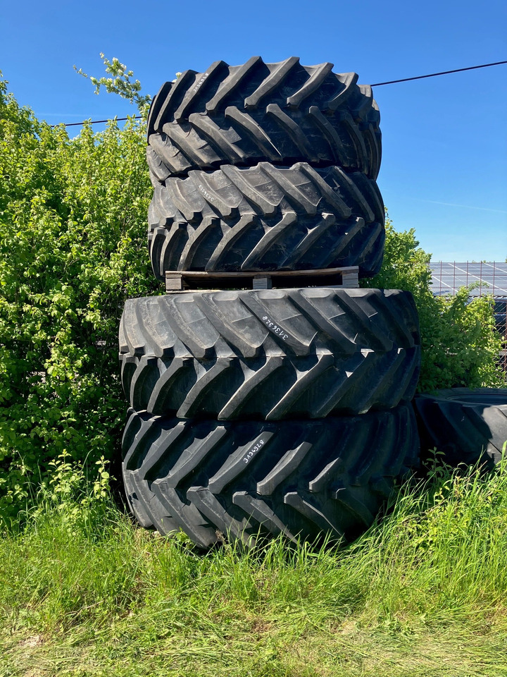 Fendt 650/60R38 750/70R44 - Däck och fälgar: bild 1 Fendt 650/60R38 750/70R44 - Däck och fälgar: bild 1