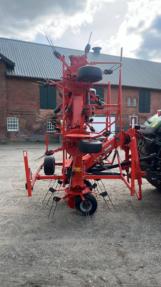 Kuhn GF8712 - Hövändare: bild 4 Kuhn GF8712 - Hövändare: bild 4
