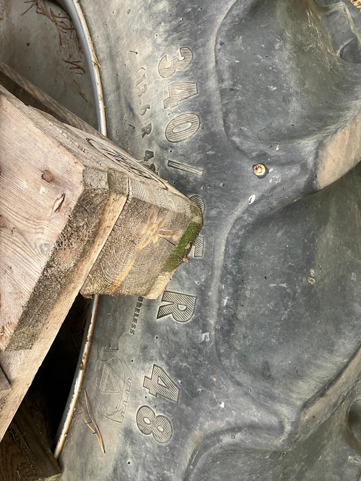 Massey Ferguson 340/95R48 320/95R32 Continental - Däck och fälgar: bild 4 Massey Ferguson 340/95R48 320/95R32 Continental - Däck och fälgar: bild 4