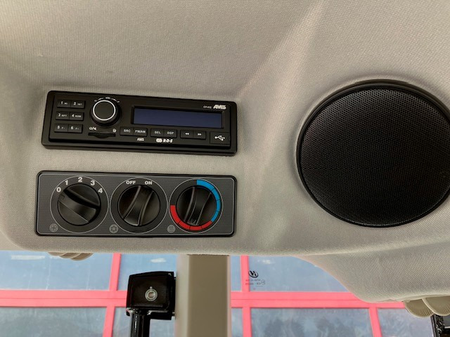 Massey Ferguson 5712 M 4WD Cab Essential - Traktor: bild 2 Massey Ferguson 5712 M 4WD Cab Essential - Traktor: bild 2