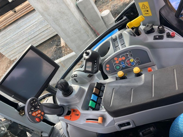 New Holland T7.200 Autocommand - Traktor: bild 3 New Holland T7.200 Autocommand - Traktor: bild 3