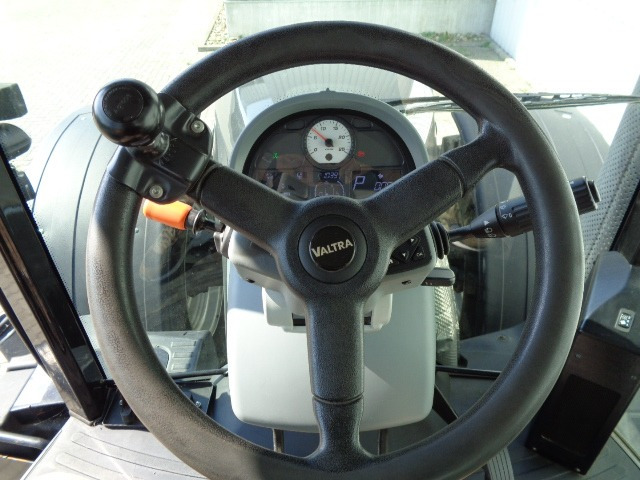 Valtra S274 - Traktor: bild 4 Valtra S274 - Traktor: bild 4