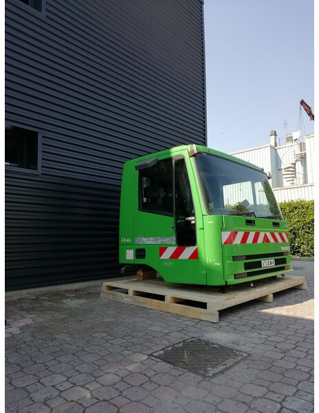 Iveco EUROTECH - EUROTRAKKER Euro 3 - Hytt och interiör för Lastbil: bild 1 Iveco EUROTECH - EUROTRAKKER Euro 3 - Hytt och interiör för Lastbil: bild 1