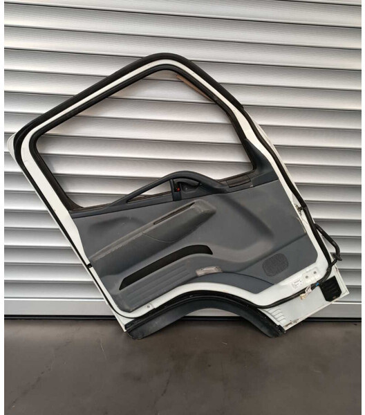 Mitsubishi Fuso "C" comfort cab (LARGE) - Dörr och reservdelar för Lastbil: bild 2 Mitsubishi Fuso "C" comfort cab (LARGE) - Dörr och reservdelar för Lastbil: bild 2