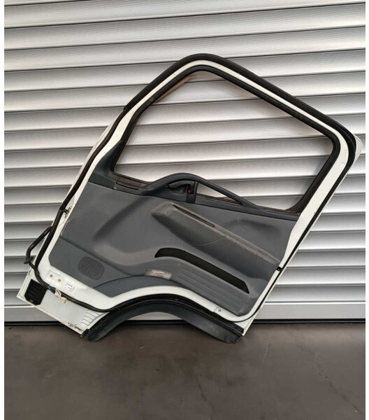 Mitsubishi Fuso "C" comfort cab (LARGE) - Dörr och reservdelar för Lastbil: bild 4 Mitsubishi Fuso "C" comfort cab (LARGE) - Dörr och reservdelar för Lastbil: bild 4