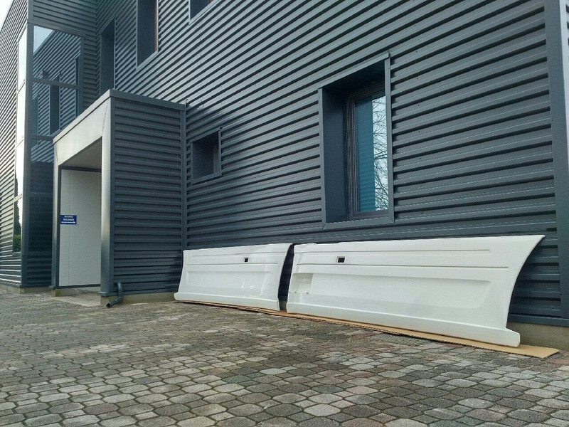 Scania R Serie Sideskirts / Fairings E3 E4 E5 E6 - Aerodynamik/ Spoiler för Lastbil: bild 1 Scania R Serie Sideskirts / Fairings E3 E4 E5 E6 - Aerodynamik/ Spoiler för Lastbil: bild 1