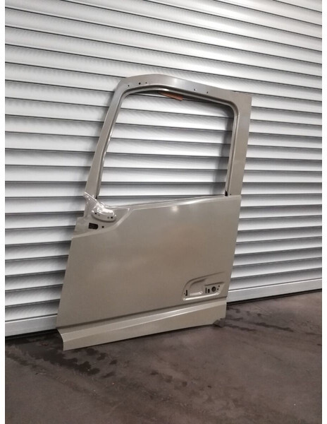 Volvo FH - Dörr och reservdelar för Lastbil: bild 1 Volvo FH - Dörr och reservdelar för Lastbil: bild 1