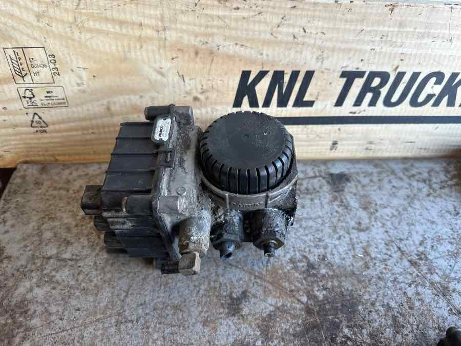 DAF VALVE 2047120 - Bromsventil för Lastbil: bild 2 DAF VALVE 2047120 - Bromsventil för Lastbil: bild 2