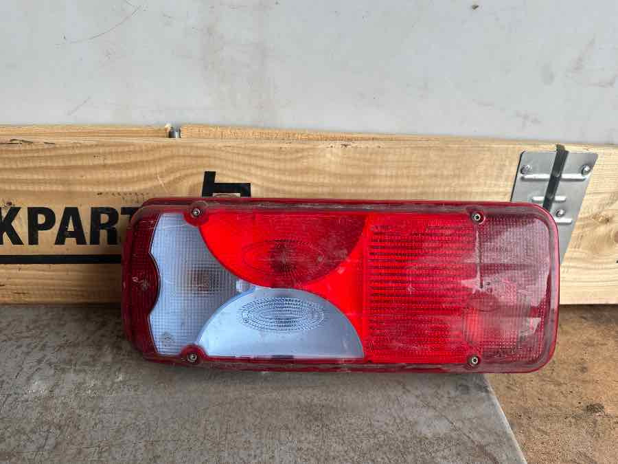 MAN REAR LAMP 81.25225.6544 - Ljus/ Belysning för Lastbil: bild 1 MAN REAR LAMP 81.25225.6544 - Ljus/ Belysning för Lastbil: bild 1