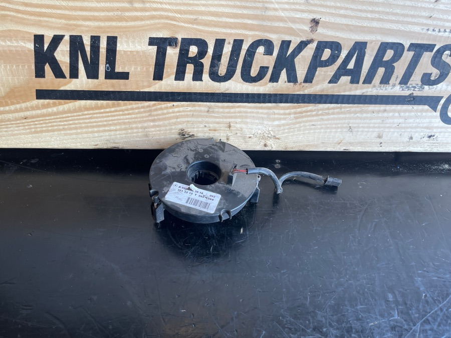 MERCEDES CLOCK SPIN A0004642018 - Hytt och interiör för Lastbil: bild 2 MERCEDES CLOCK SPIN A0004642018 - Hytt och interiör för Lastbil: bild 2