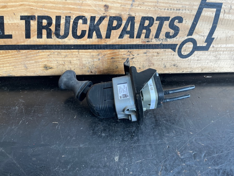 MERCEDES HAND BRAKE A0044303581 - Hytt och interiör för Lastbil: bild 2 MERCEDES HAND BRAKE A0044303581 - Hytt och interiör för Lastbil: bild 2