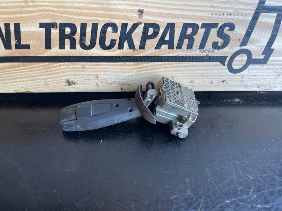 MERCEDES Indicator Lights A0095453324 - Hytt och interiör för Lastbil: bild 2 MERCEDES Indicator Lights A0095453324 - Hytt och interiör för Lastbil: bild 2